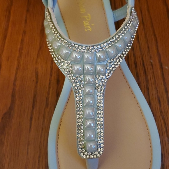 HP🏆 New Sky Blue Crystal & Pearl Sandals - Picture 3 of 9